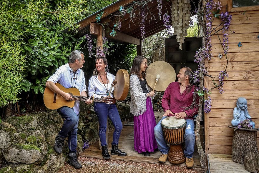 Concert de Mantras et Chant intuitif en langage de l'âme au son des tambours